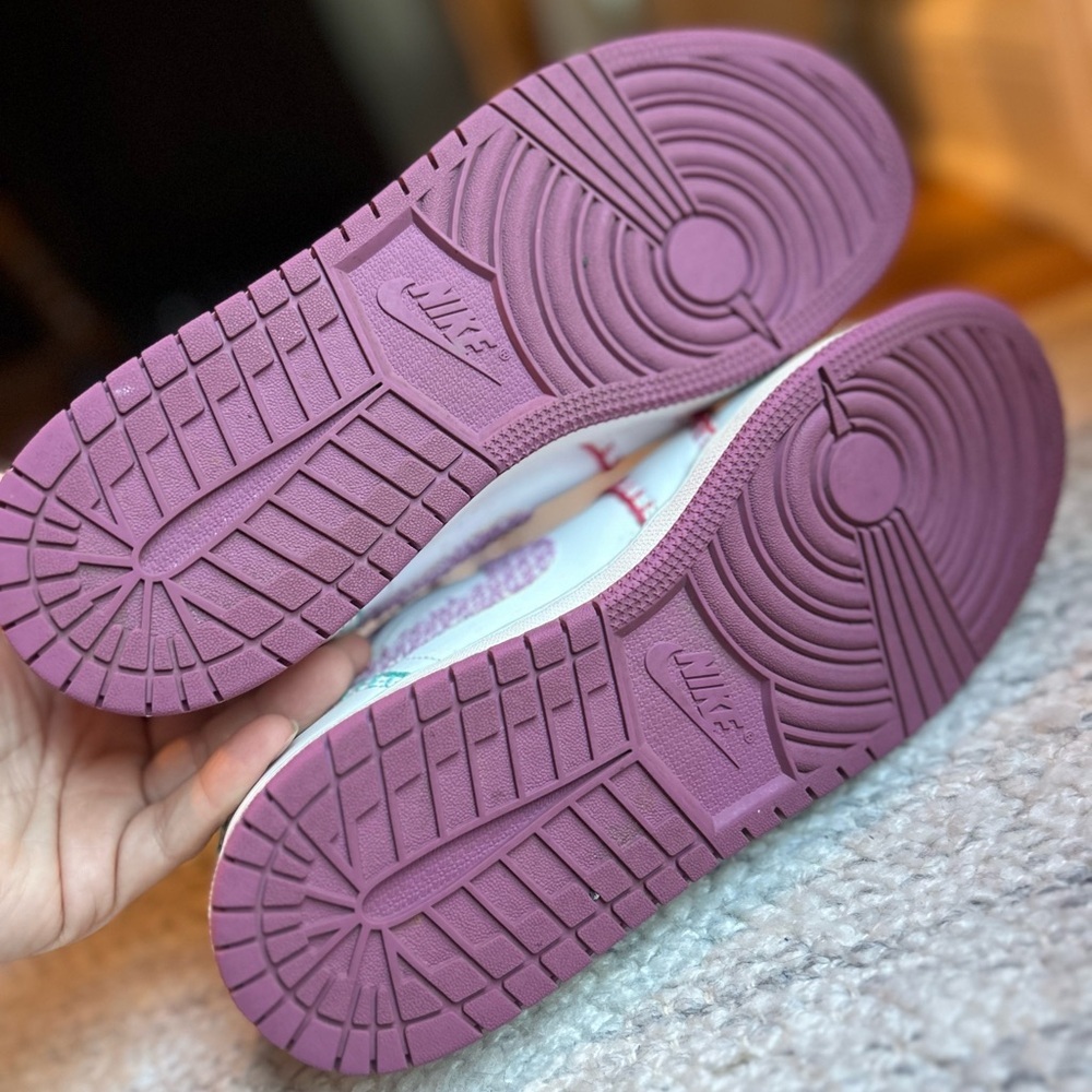 Nike Girls Jordan 1 Low Bordeaux Knit Youth Running Shoes - Picture 11 of 16